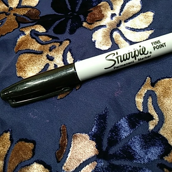 TORRID floral velvet mock neck top size 0x - Picture 7 of 7